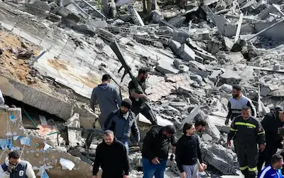 இஸ்ரேல் மீது ஈரான் நேரடி ஏவுகணைத் தாக்குதலில்11 பேர் படுகாயம்