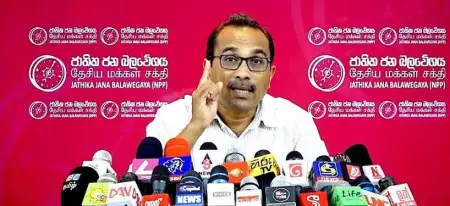 பண்டிகை காலத்தில் அவதானமாக வாகனங்களை செலுத்துமாறு போக்குவரத்து அமைச்சர் கோரிக்கை