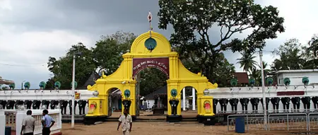 பக்தியும் பரவசமும் சங்கமிக்கும் புனிதத் தலம் – கதிர்காமம்